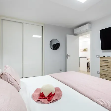 Appartamento 613 Garden City, Heated Pool, Ac And Wifi