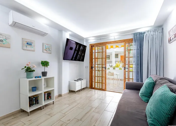 Lägenhet 613 Garden City, Heated Pool, Ac And Wifi