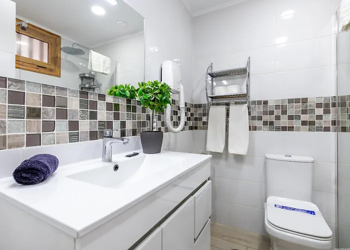 Lägenhet 613 Garden City, Heated Pool, Ac And Wifi *