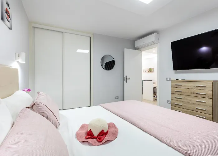 Lägenhet 613 Garden City, Heated Pool, Ac And Wifi