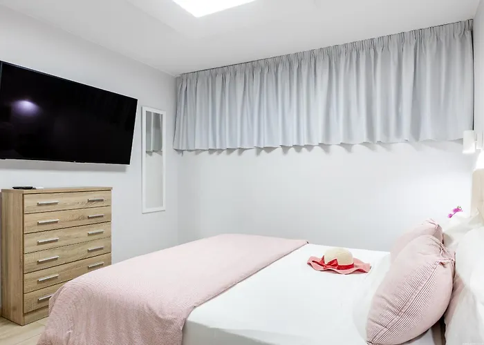 613 Garden City, Heated Pool, Ac And Wifi Lägenhet